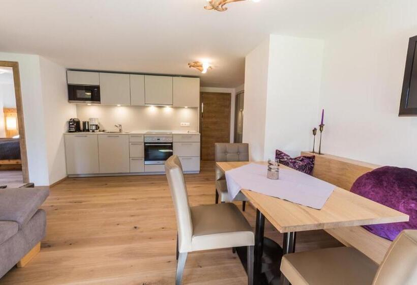 带1个卧室的带阳台的公寓, S'hoamatl Dorfkrug Appartements