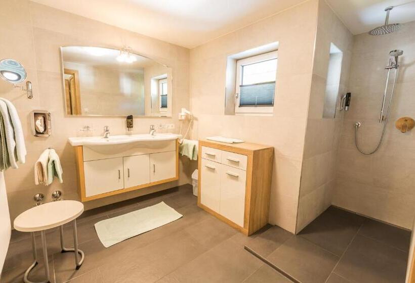 带1个卧室的带阳台的公寓, S'hoamatl Dorfkrug Appartements