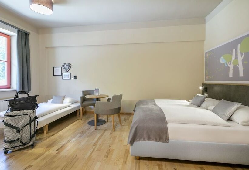 غرفة قياسية ثلاثية, Jufa Hotel Mariazell