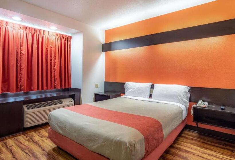 장애인을 위한 스탠다드 룸, Motel 6 Chattanooga Downtown