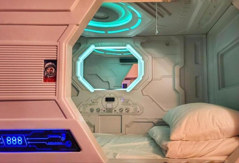 StandaardKamer, Capsula