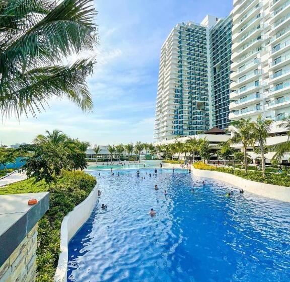 استودیو استاندارد با بالکن, Azure North Bali Tower Unit 1014