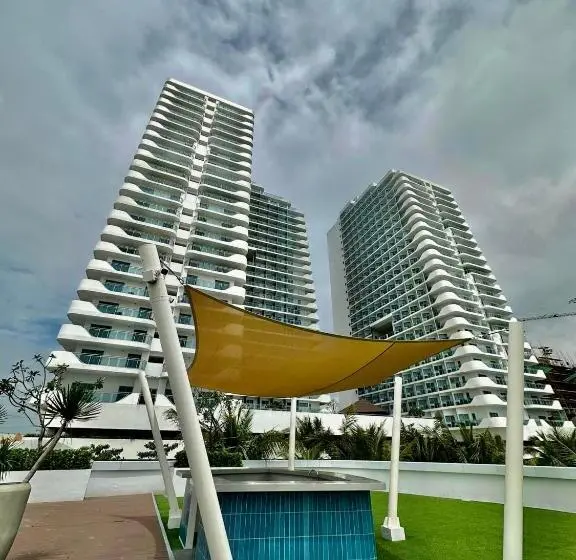バルコニー付きスタンダードステューディオ, Azure North Bali Tower Unit 1014
