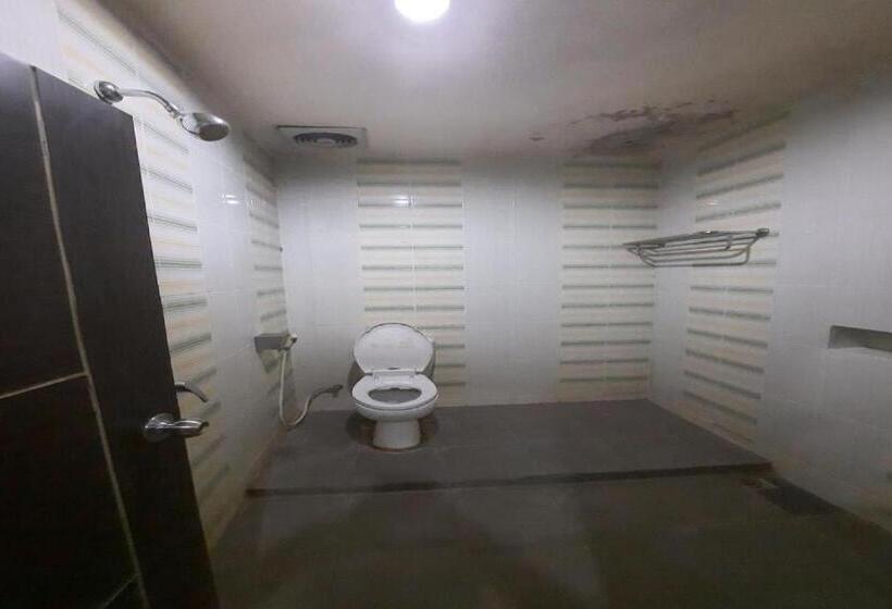 Номер Deluxe, Collection O 93163 Hotel Grand Kartika