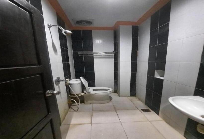 Номер Deluxe, Collection O 93163 Hotel Grand Kartika