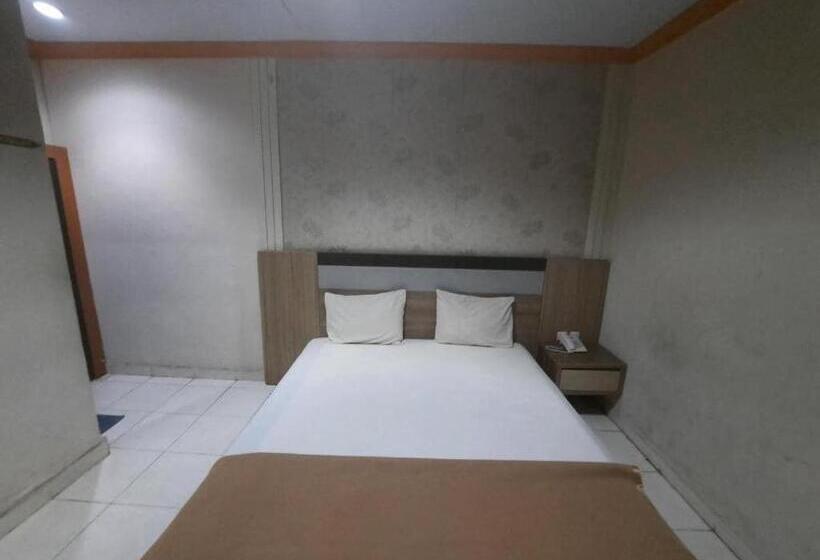 Номер Deluxe, Collection O 93163 Hotel Grand Kartika