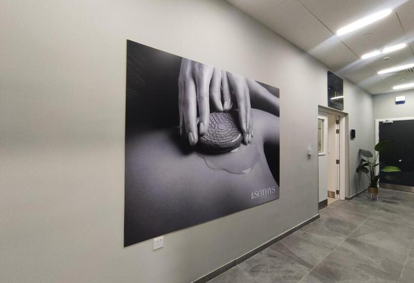 استودیوی استاندارد با چشم‌انداز دریا, 1010 E1 Apart