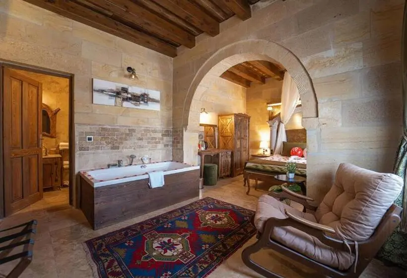 Camera Standard, Pegas Cave Suites
