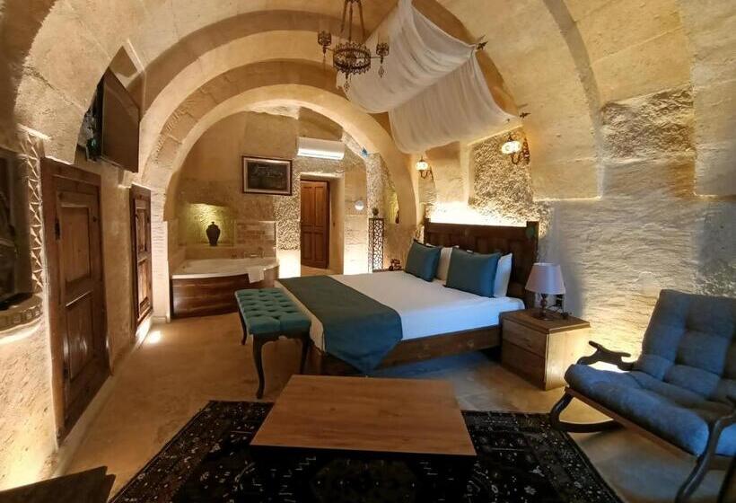 디럭스 룸 킹사이즈 침대, Pegas Cave Suites