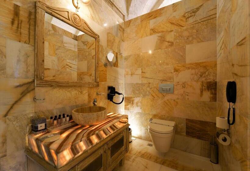 디럭스 룸 킹사이즈 침대, Pegas Cave Suites