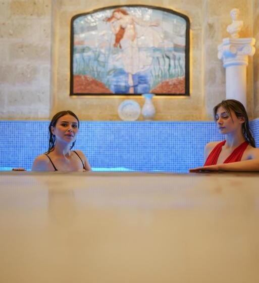 디럭스 룸 킹사이즈 침대, Pegas Cave Suites