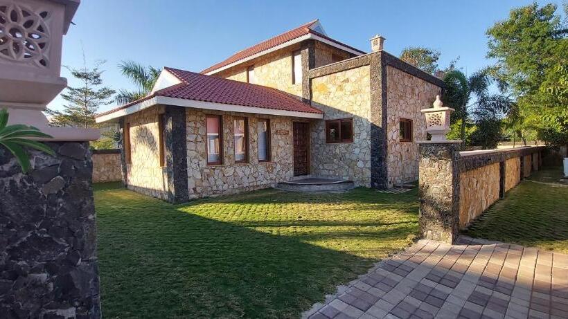 חדר סטנדרט, Vikrama Sarovar Portico Pavagadh