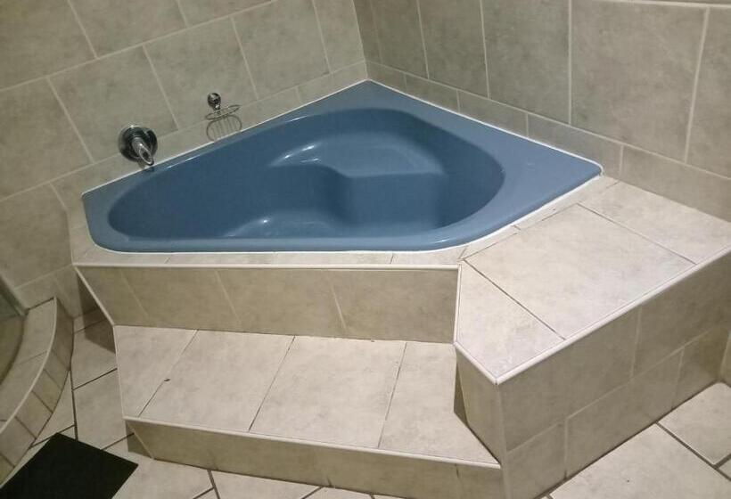 バス共有のスタンダードルーム, Family House