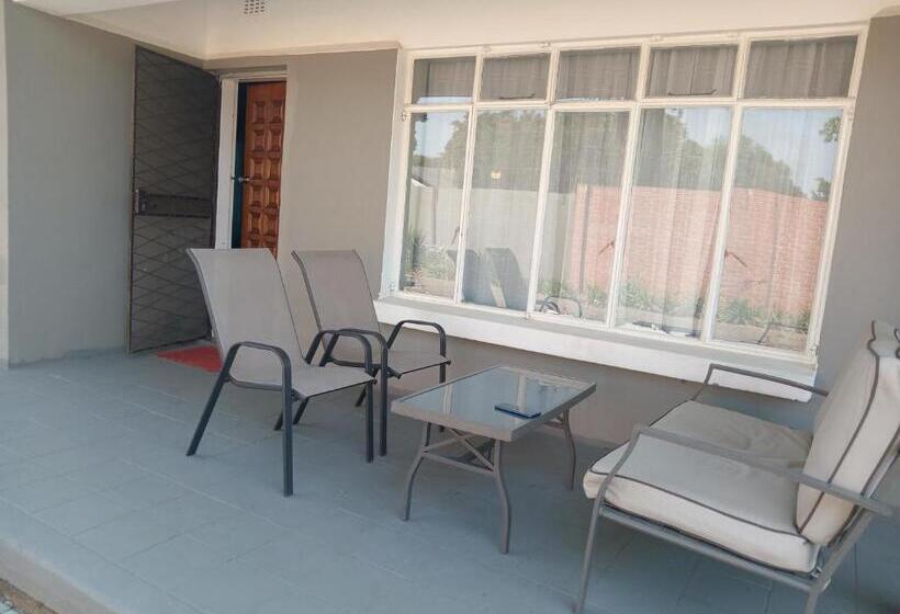 Номер Стандарт Совместная Ванная, Family House