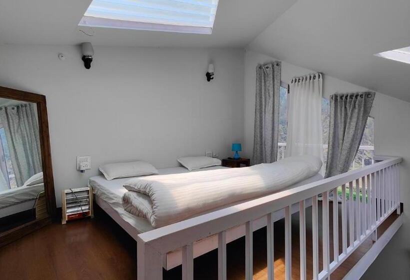 マウンテンビュースタンダードルーム, Revery The Tiny House