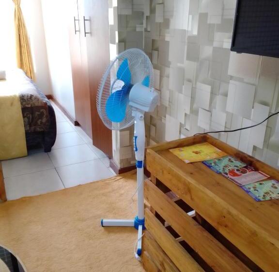 اتاق لوکس با تخت بزرگ, Tsavo 90 Degrees