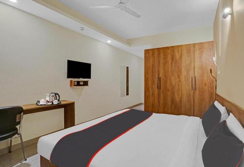 Classic Kolmen Hengen Huone, Collection O Rm Residency Near Appu Ghar