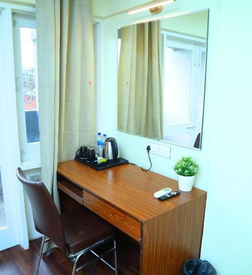 Люкс с Балконом, Country Inn & Suites By Umrb Mumbai International Airport