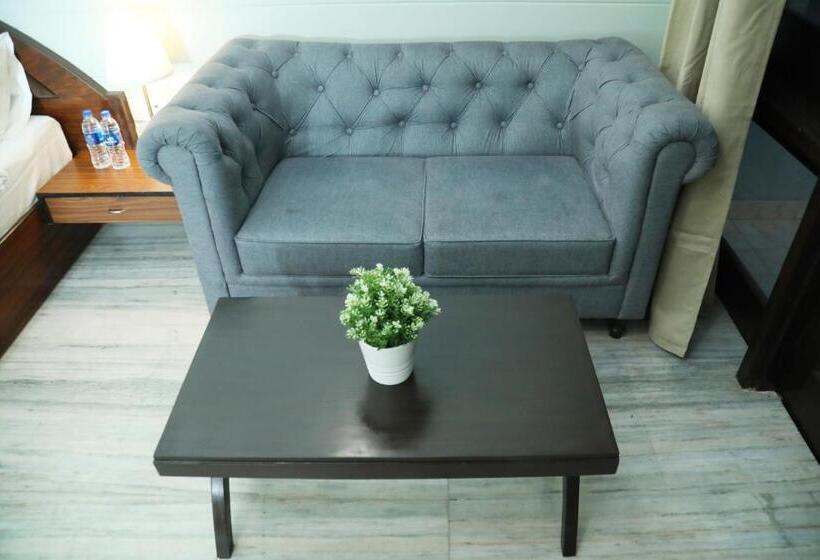 Номер Deluxe с Балконом, Country Inn & Suites By Umrb Mumbai International Airport