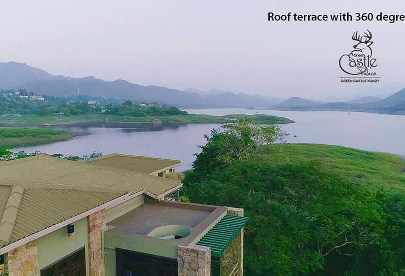 Suite with lake view, Kings Green Castle Kandy