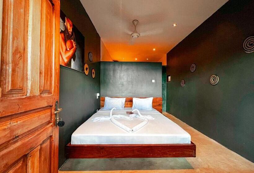 חדר אקונומי, Pili Pili Oasis