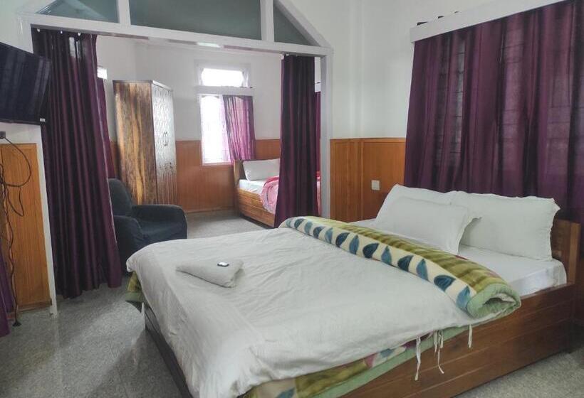 غرفة ديلوكس ثلاثية, Tawang