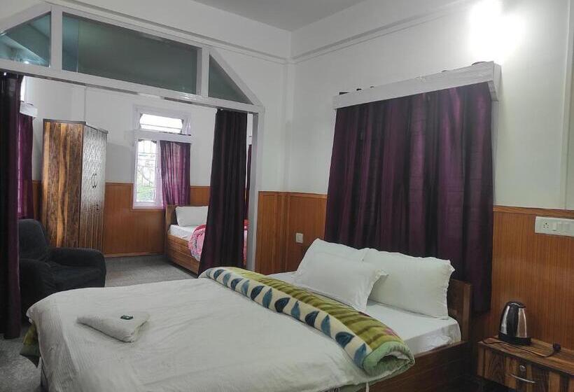 غرفة ديلوكس ثلاثية, Tawang