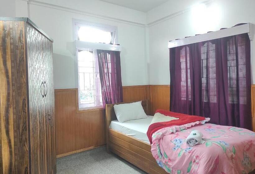 غرفة ديلوكس ثلاثية, Tawang