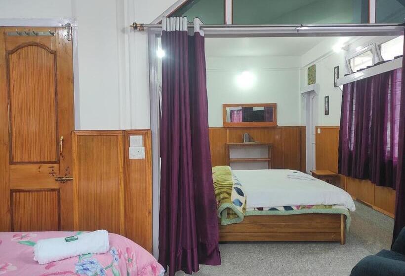 غرفة ديلوكس ثلاثية, Tawang