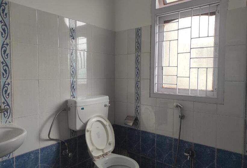 غرفة ديلوكس ثلاثية, Tawang