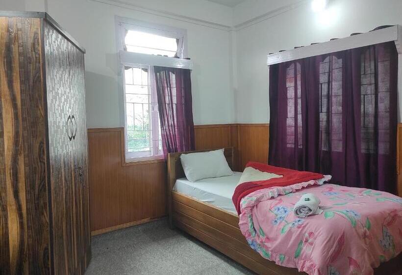 غرفة ديلوكس ثلاثية, Tawang