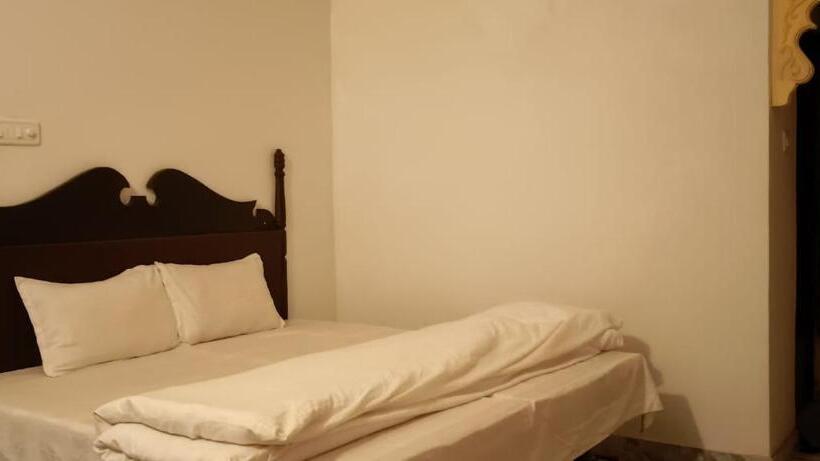 Suite with lake view, View Lake Village