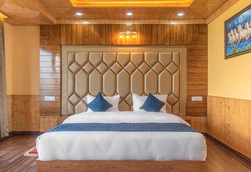 マウンテンビュースタンダードルーム, Wood Crista Kufri Near An Apple Orchard