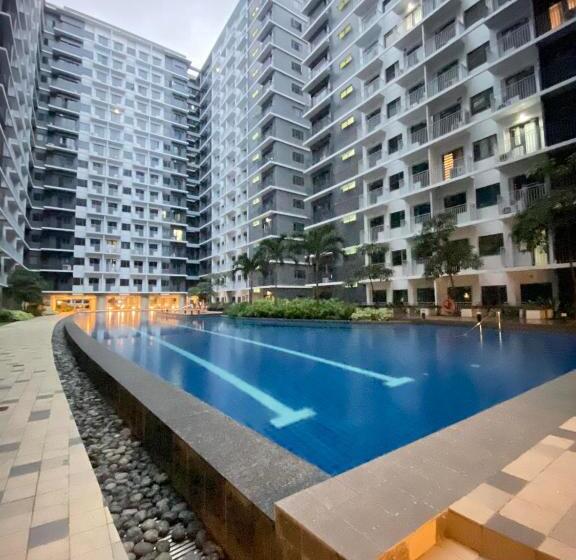 1 Bedroom Apartment with Balcony, Jejo Suite Home Shore 3 Residences Staycation