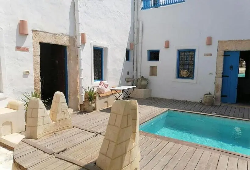 اتاق استاندارد چهار تخته, Dar Michèle Djerba