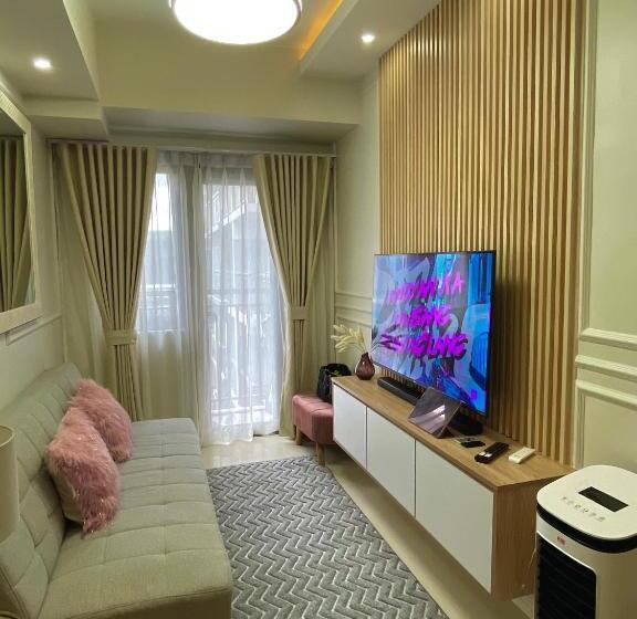 발코니가 있는 스위트, Luxern Suite At S Residences