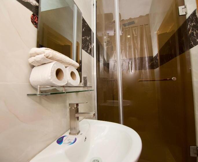 اتاق لوکس, Oasis Villa Lekki