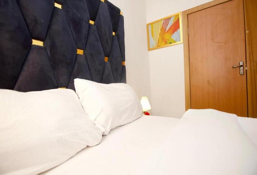 اتاق لوکس, Oasis Villa Lekki