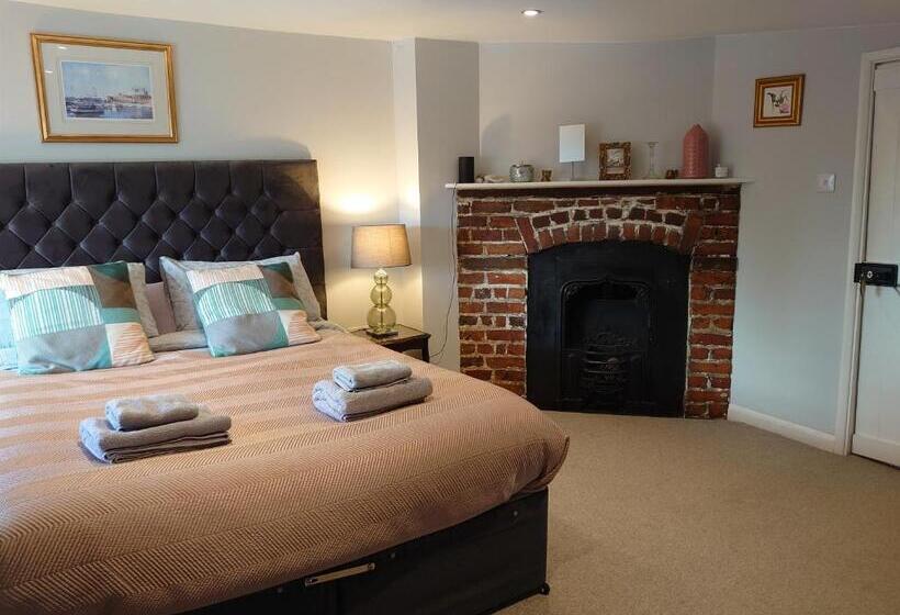 غرفة قياسية, Ash Rooms