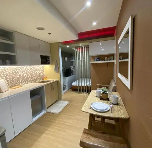 バルコニー付きスタンダードステューディオ, Na Suites At Pine Suites Tagaytay
