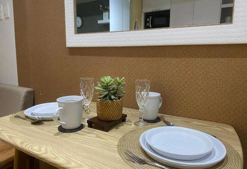 バルコニー付きスタンダードステューディオ, Na Suites At Pine Suites Tagaytay