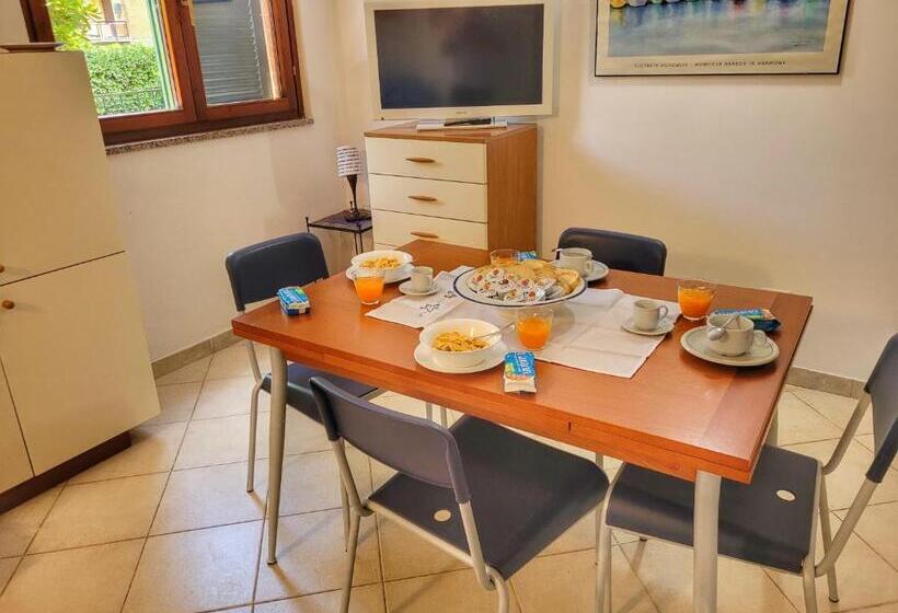 آپارتمان 1 خوابه همکف, Pineta Azzurra