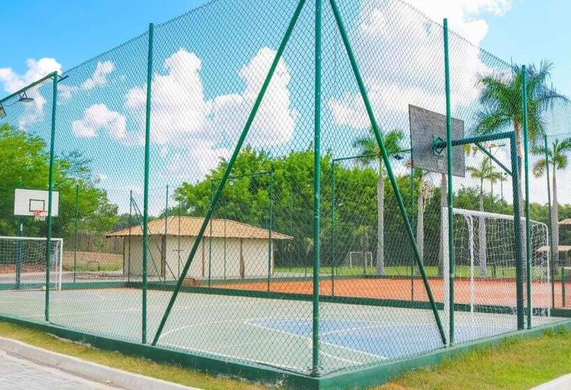 بنجلو قياسى مطلّ علي الحديقة, Resort Das Oliveiras