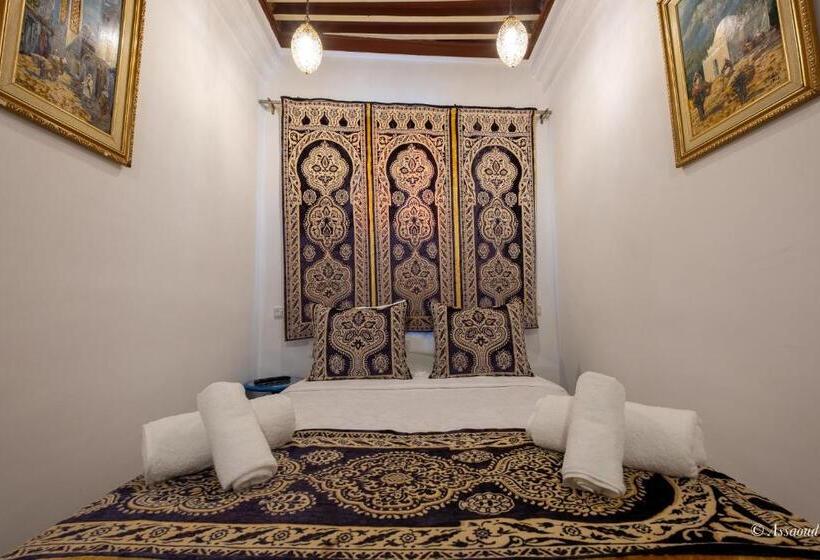 חדר דלוקס, Riad Bin Souaki