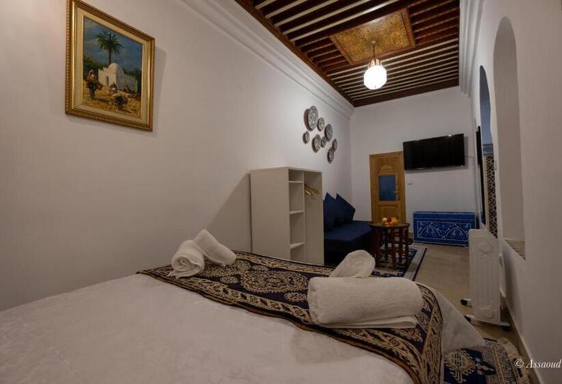Номер Deluxe, Riad Bin Souaki