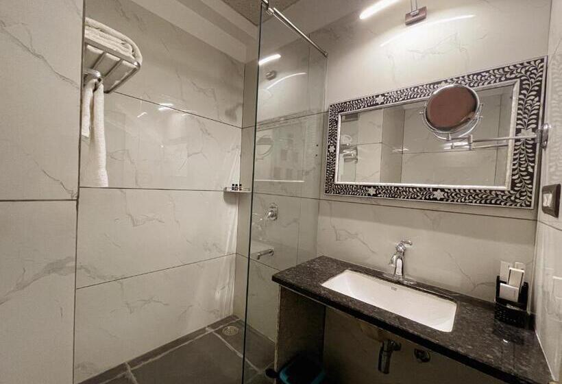 Люкс Deluxe Кровать Кинг, Aaj Haveli   Lake Facing Boutique Hotel By Levelup Hotels