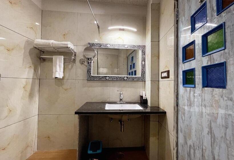 Люкс Deluxe Кровать Кинг, Aaj Haveli   Lake Facing Boutique Hotel By Levelup Hotels