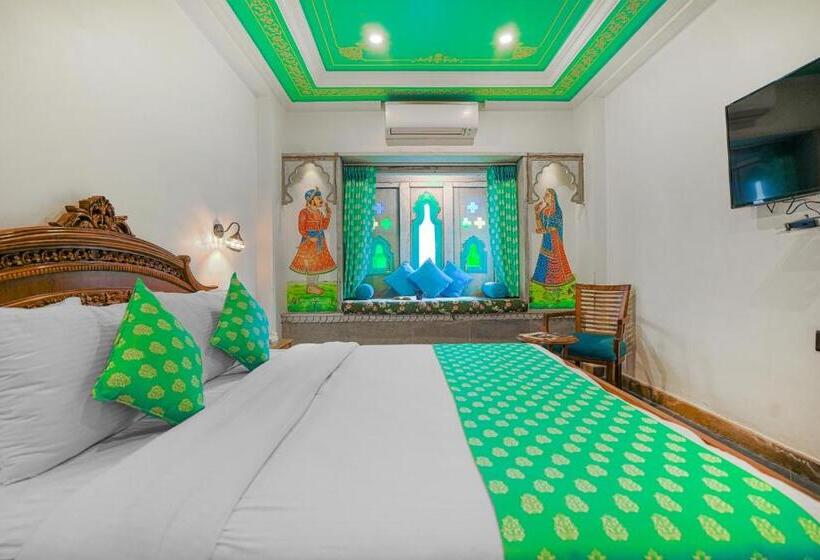 Люкс Deluxe Кровать Кинг, Aaj Haveli   Lake Facing Boutique Hotel By Levelup Hotels