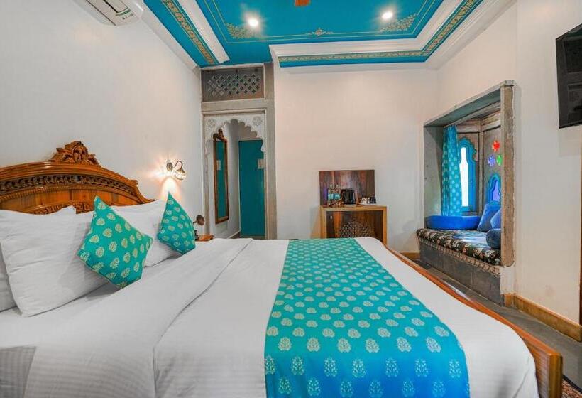Люкс Deluxe Кровать Кинг, Aaj Haveli   Lake Facing Boutique Hotel By Levelup Hotels