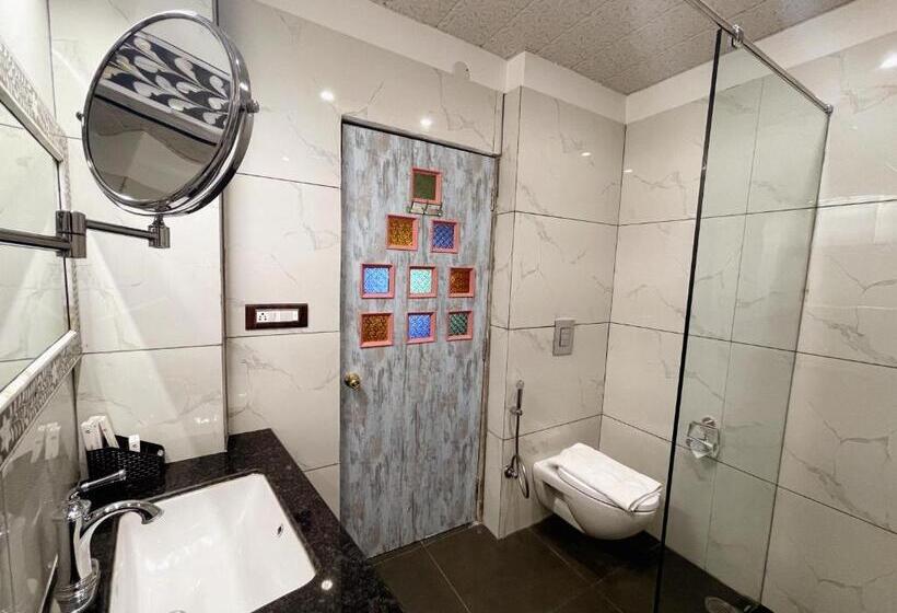 Люкс Deluxe Кровать Кинг, Aaj Haveli   Lake Facing Boutique Hotel By Levelup Hotels